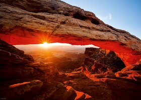 Skalní brána Mesa Arch