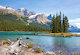 Jezero Maligne, národní park Jasper, Kanada