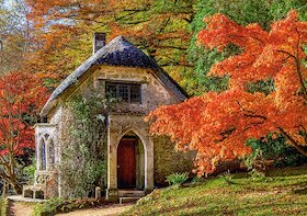 Gotický dům na podzim