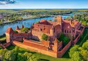 Pohled na hrad Malbork, Polsko