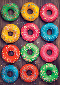 Barevné donuty