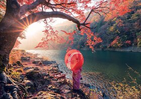Východ slunce u řeky Kacura, Japonsko