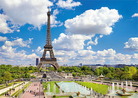 Eiffelova věž v létě, Paříž