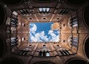 Cortile del Podestà, Palazzo Pubblico, Siena, Itálie