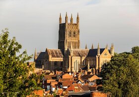 Pohled na katedrálu ve Worcesteru