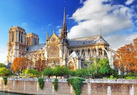 Pohled na katedrálu Notre‐Dame v Paříži