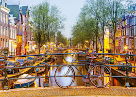 Večerní Amsterdam